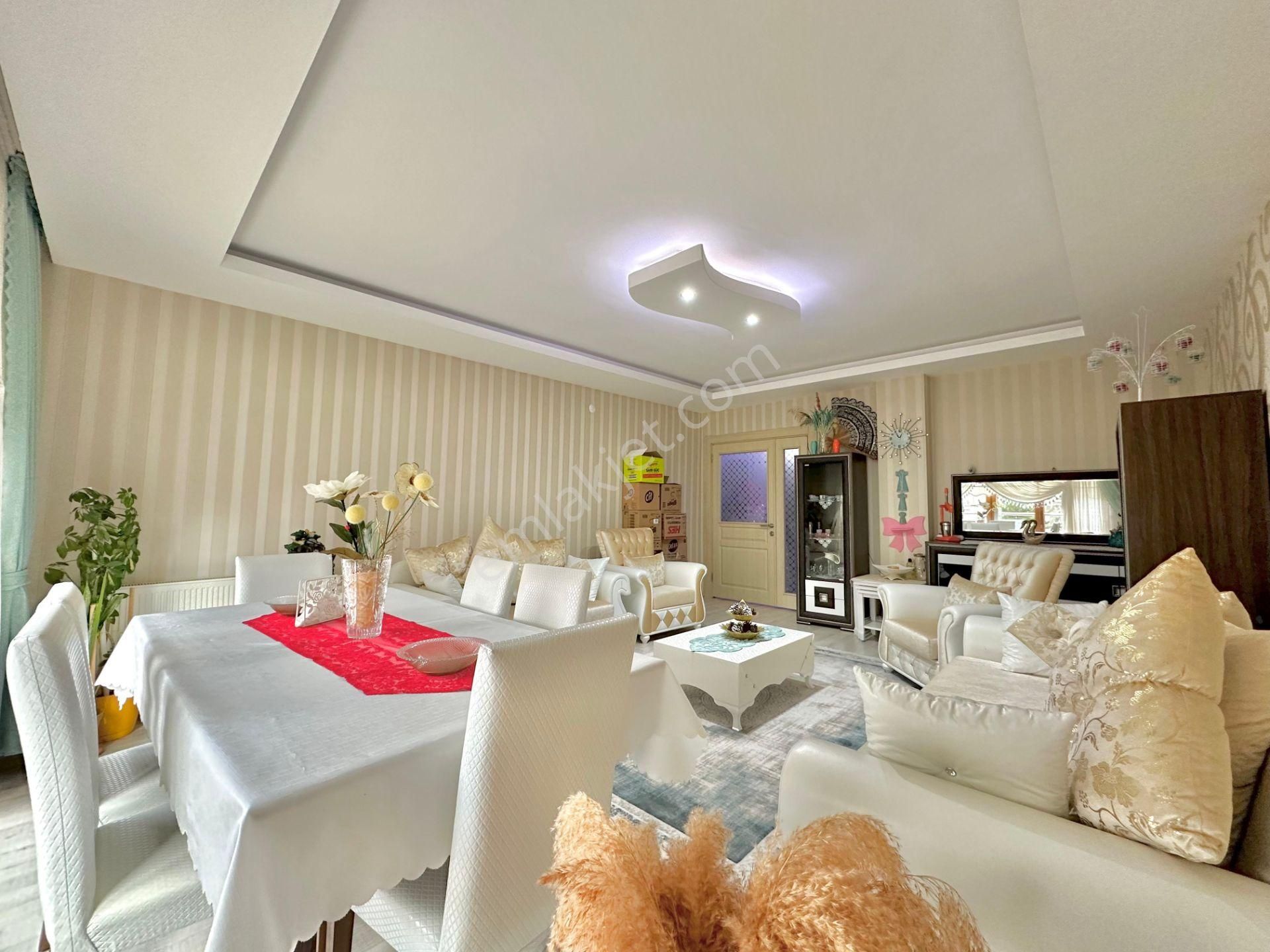 Nasip'ten Merkez'de 2 Banyo Asansör K.garajlı 165m² Köşebaşı 4+1 Daire