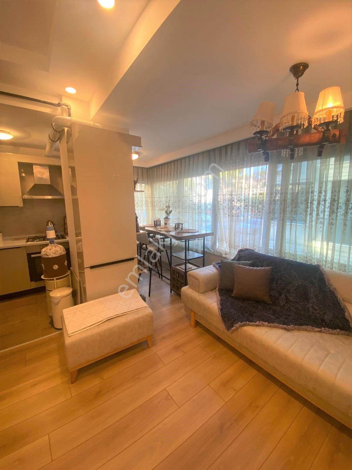 B.evler'de Amiral Necdet Uran Sokak'ta Sıfır Binada Ön Cephe 2+1 - Görsel 3