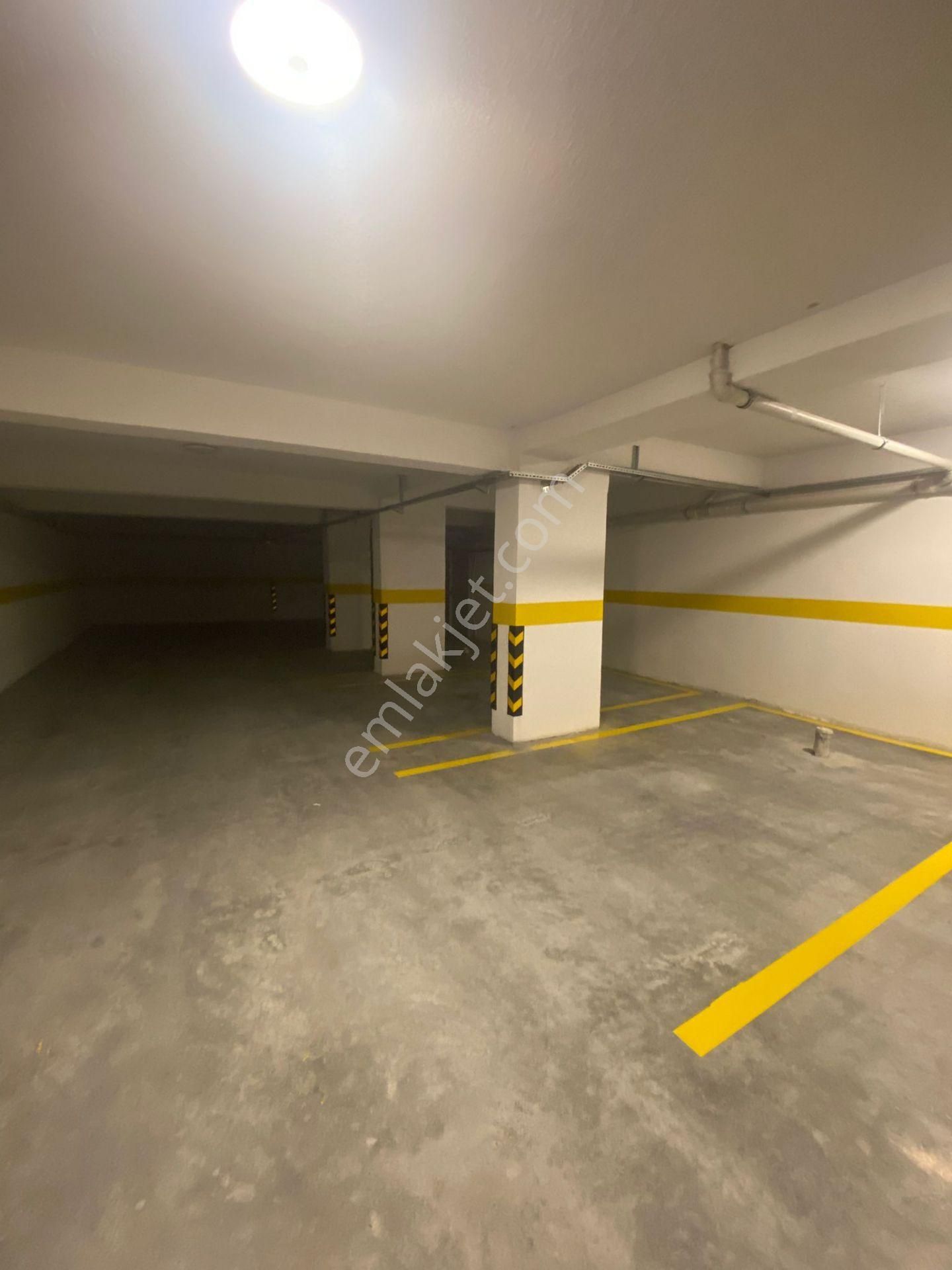 B.evler'de Amiral Necdet Uran Sokak'ta Sıfır Binada Ön Cephe 2+1 - Görsel 13