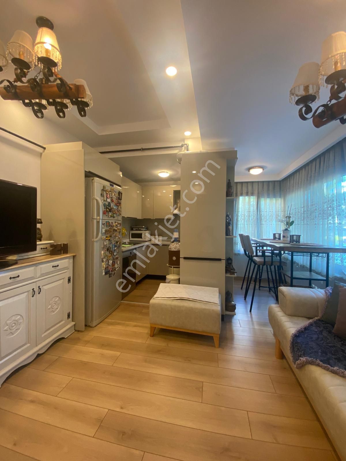 B.evler'de Amiral Necdet Uran Sokak'ta Sıfır Binada Ön Cephe 2+1 - Görsel 4