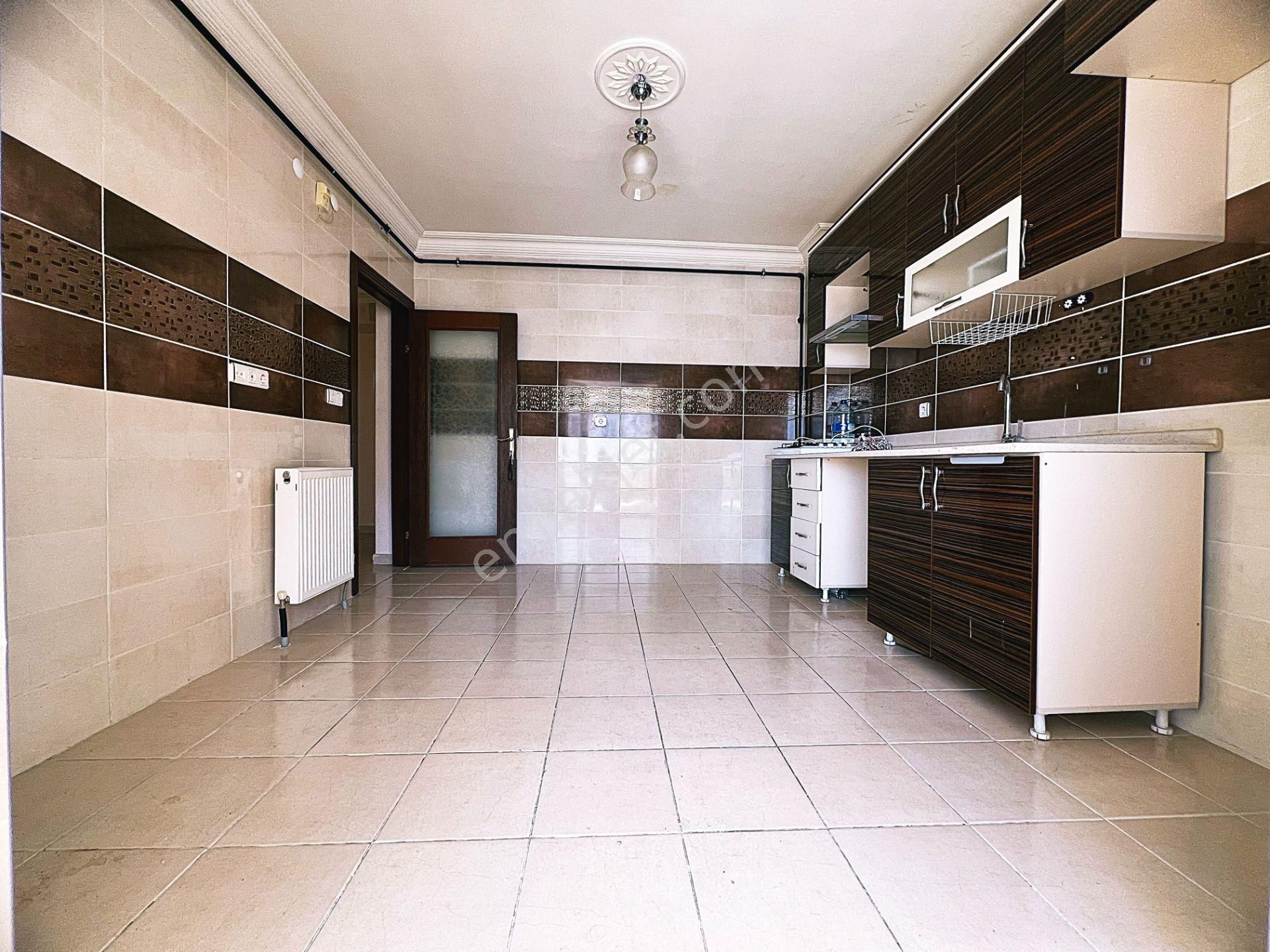 Cihandan Avcılar Akgüvercin Cadde Üstü Onkoloji Has,yakını 3+1kiralık Daire