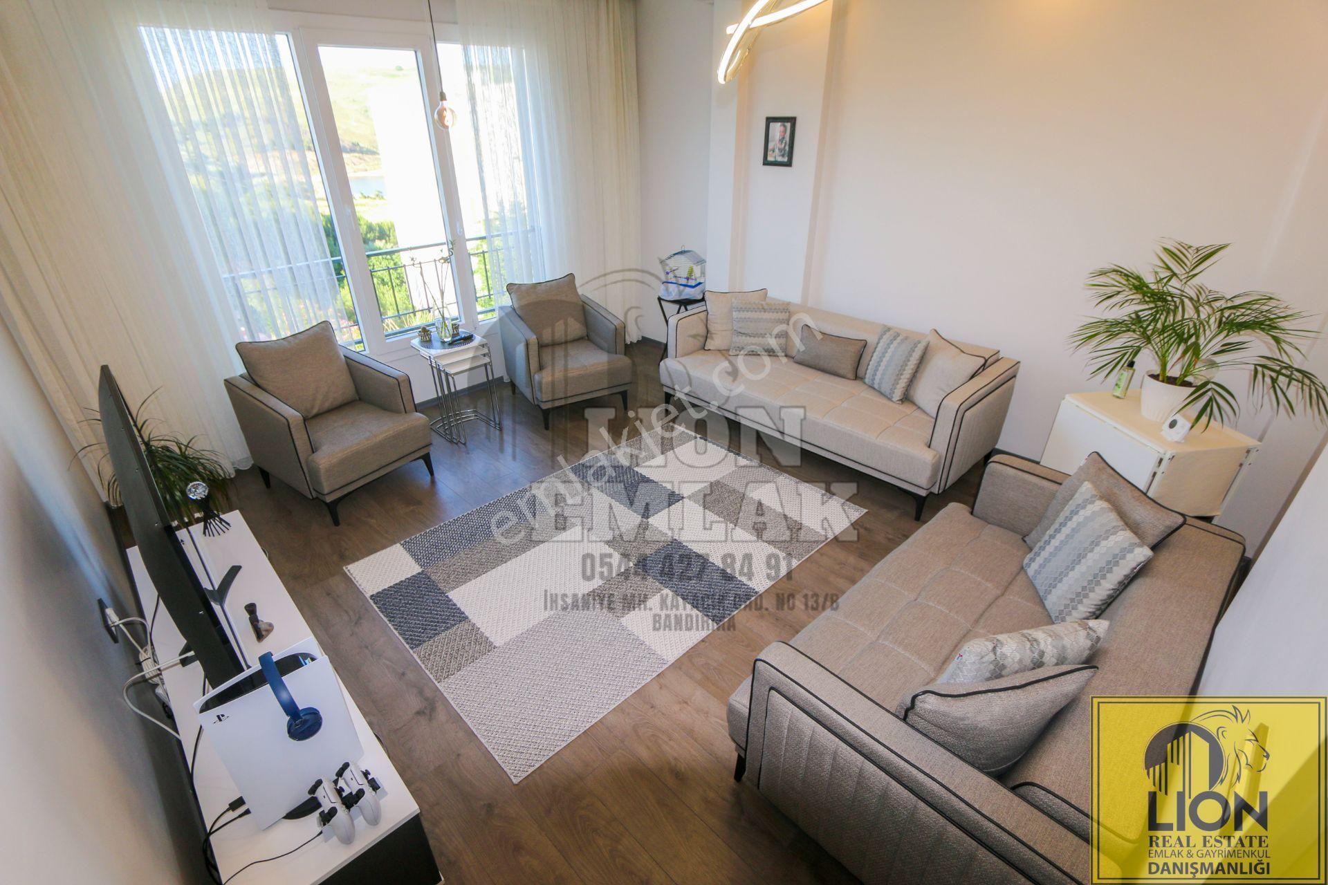 Bandırma Levent'te Arakat,göl Ve Deniz Mazaralı Satılık 2+1 Daire