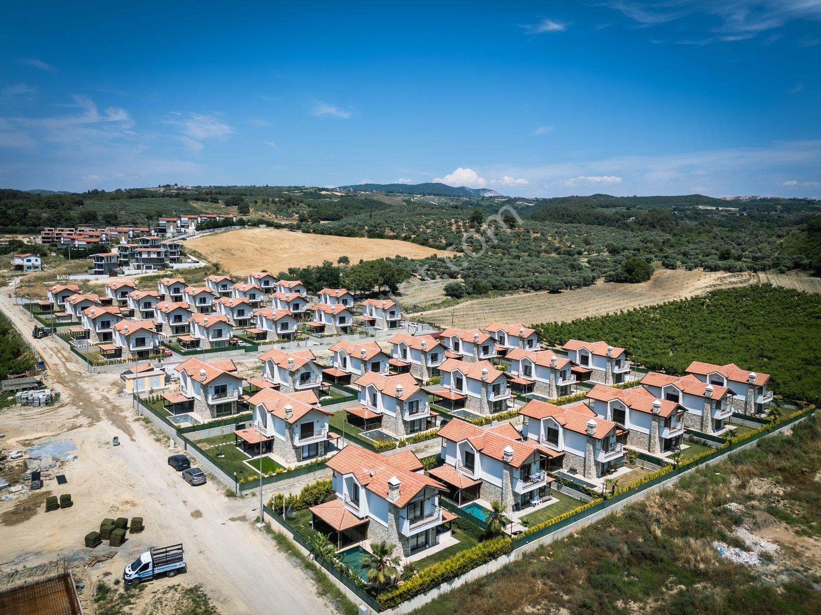 Kuşadası Davutlar'da Taş Villa Konsept Özel Havuzlu Fırsat Villa - Görsel 10