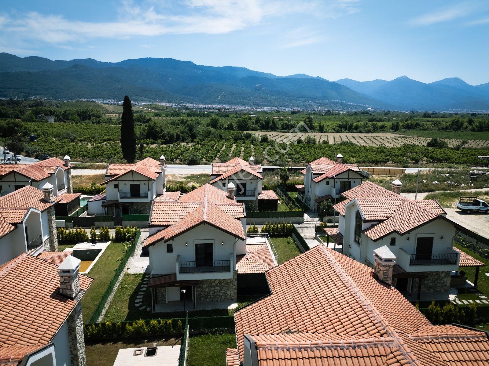 Kuşadası Davutlar'da Taş Villa Konsept Özel Havuzlu Fırsat Villa - Görsel 7