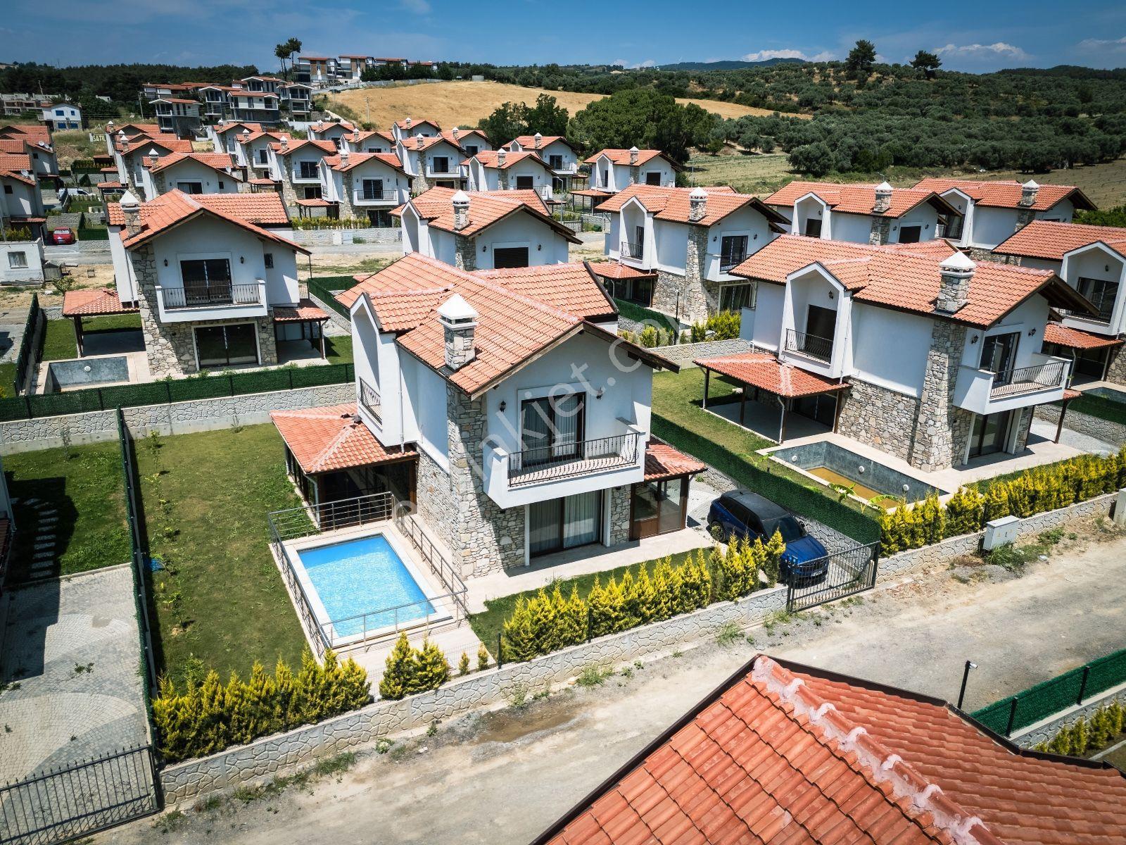 Kuşadası Davutlar'da Taş Villa Konsept Özel Havuzlu Fırsat Villa - Görsel 2