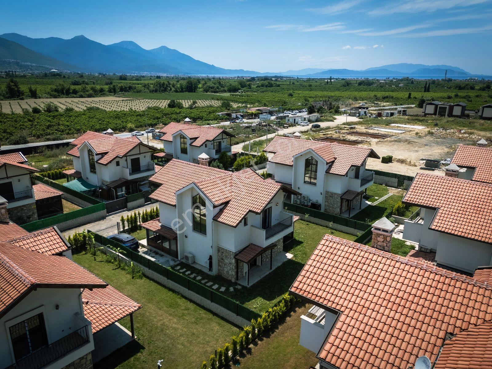 Kuşadası Davutlar'da Taş Villa Konsept Özel Havuzlu Fırsat Villa - Görsel 14