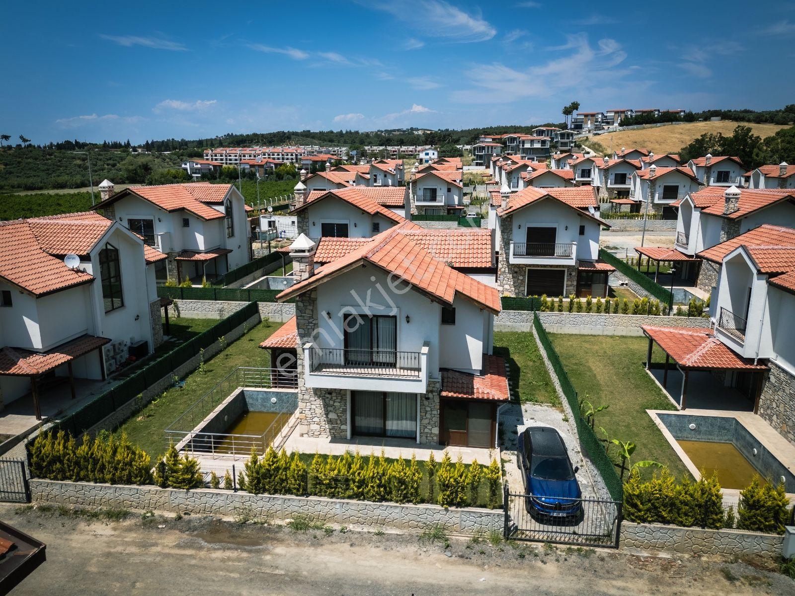 Kuşadası Davutlar'da Taş Villa Konsept Özel Havuzlu Fırsat Villa - Görsel 8