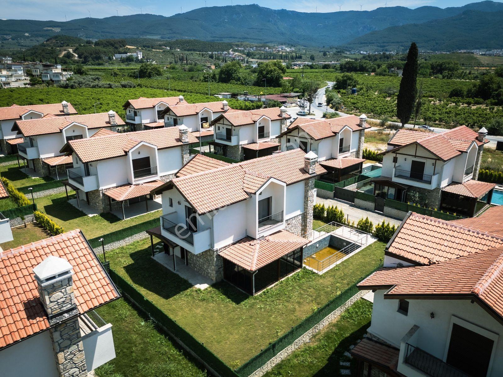 Kuşadası Davutlar'da Taş Villa Konsept Özel Havuzlu Fırsat Villa - Görsel 6