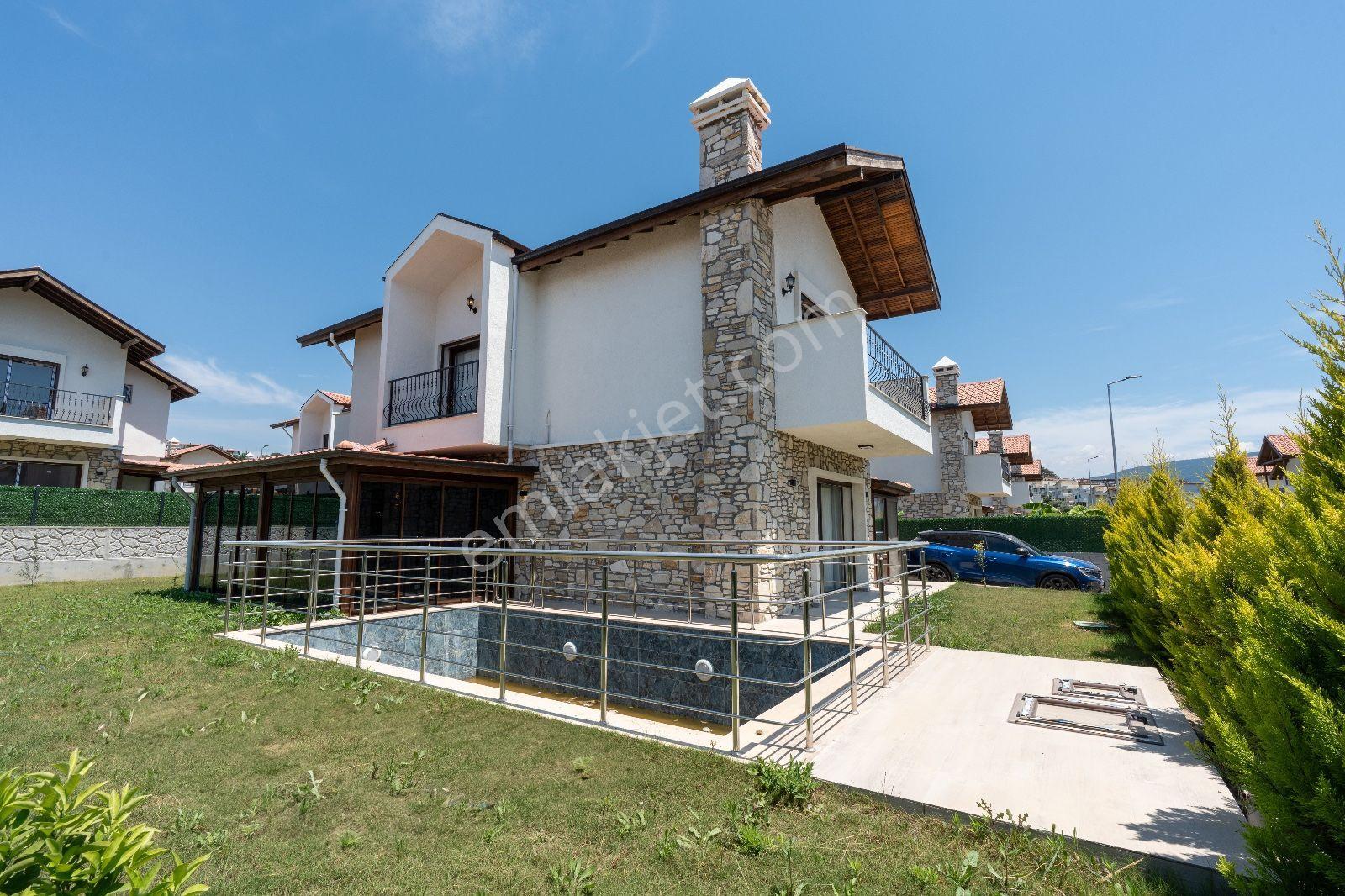Kuşadası Davutlar'da Taş Villa Konsept Özel Havuzlu Fırsat Villa - Görsel 11