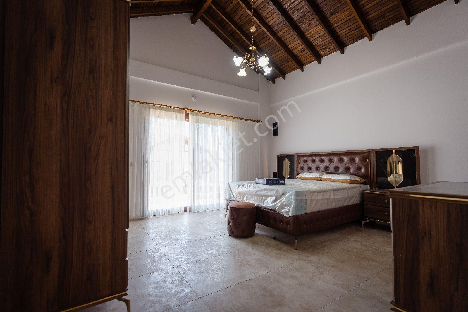 Kuşadası Davutlar'da Taş Villa Konsept Özel Havuzlu Fırsat Villa - Görsel 27