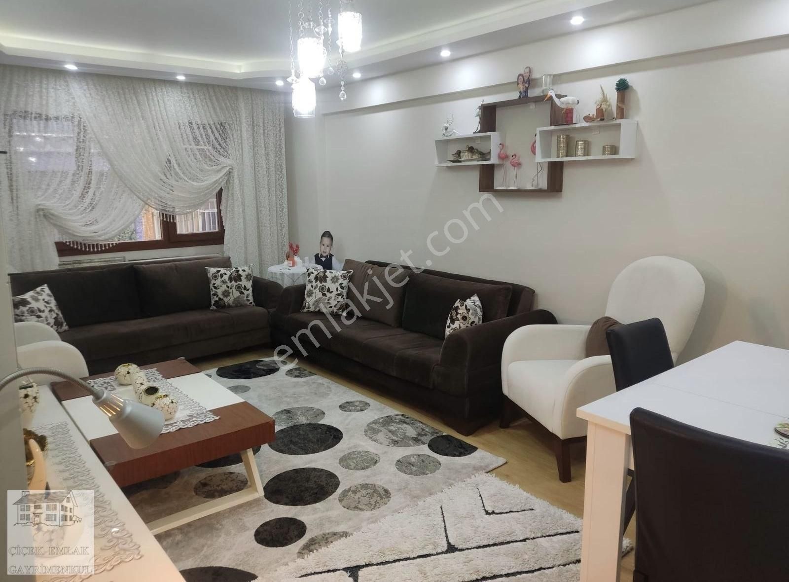Satılık Arakat 8 Yıllık Daire