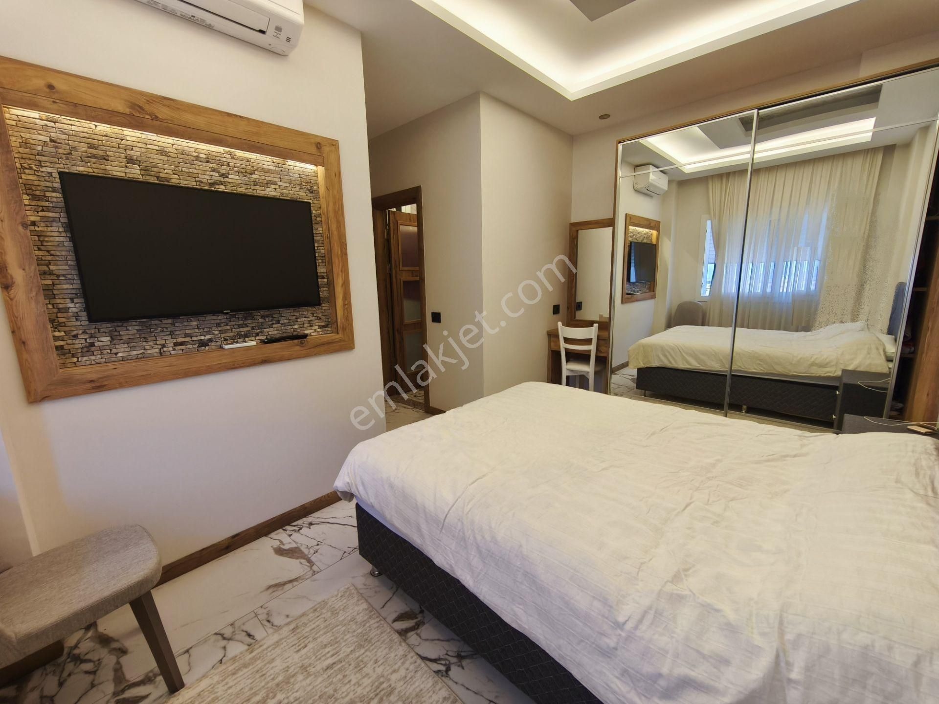 Kuşadası Ege Mahallesi’nde Satılık Panoramik Manzaralı, A Plus, 3+1 Daire… - Görsel 8