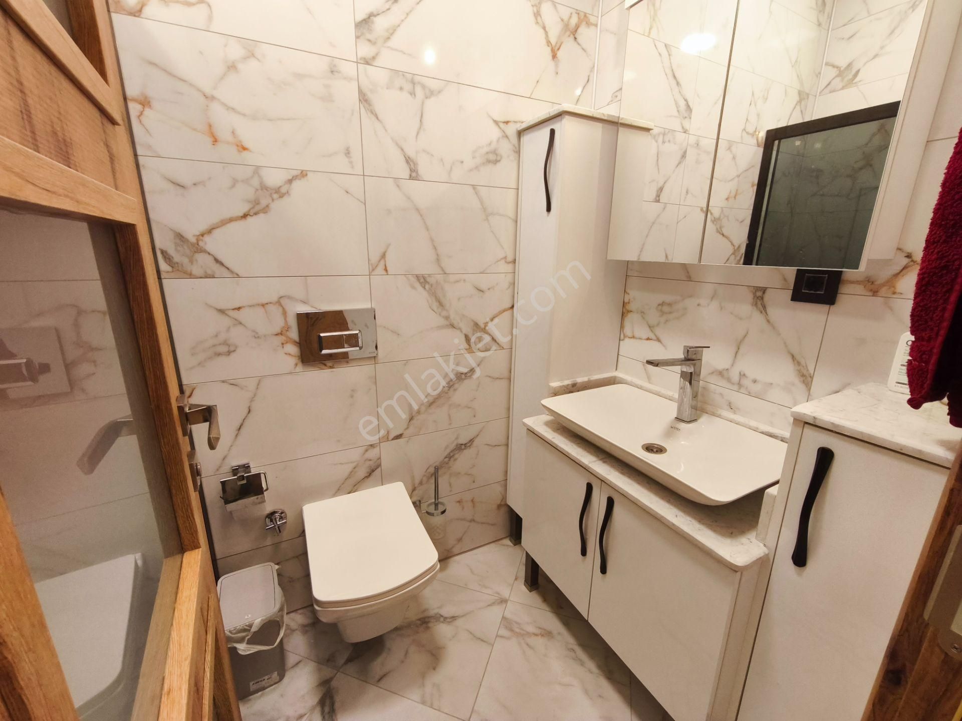 Kuşadası Ege Mahallesi’nde Satılık Panoramik Manzaralı, A Plus, 3+1 Daire… - Görsel 15