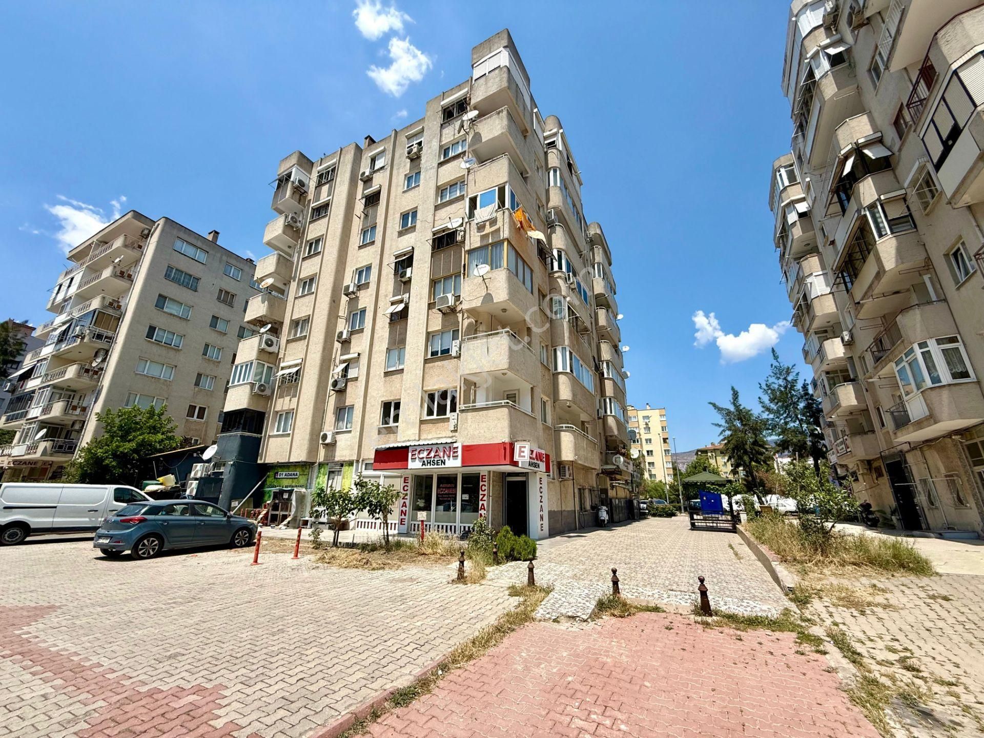 Bayraklı Mansuroğlu Mahallesi Sakarya Caddesi 2+1 Satılık Daire