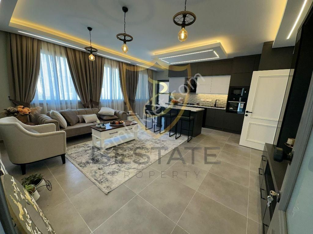 Girne Esentepe'de Havuzlu Sitede Sıfır Eşyalı Satılık 3+1 Daire !!
