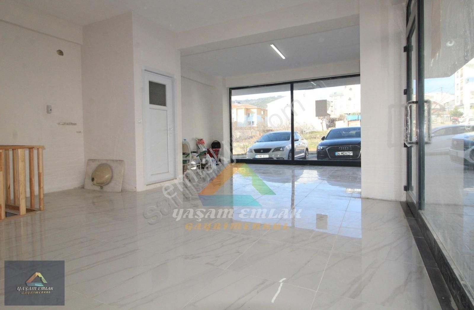 Yaşam'dan Necipfazılda 100 M² Kiralık Dükkan
