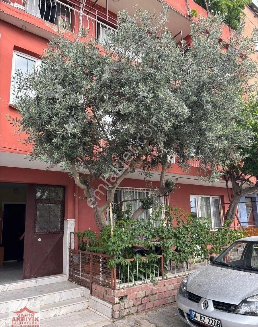 Bayraklı Smyrna Meydanı Yakını 2+1 90 M2