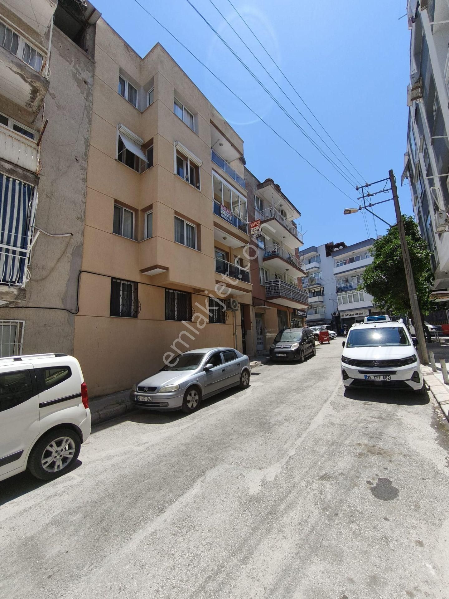 Balçovada Yeni Binada J.termal Isıtmalı Arakat Satılık 2+1 Daire - Görsel 3