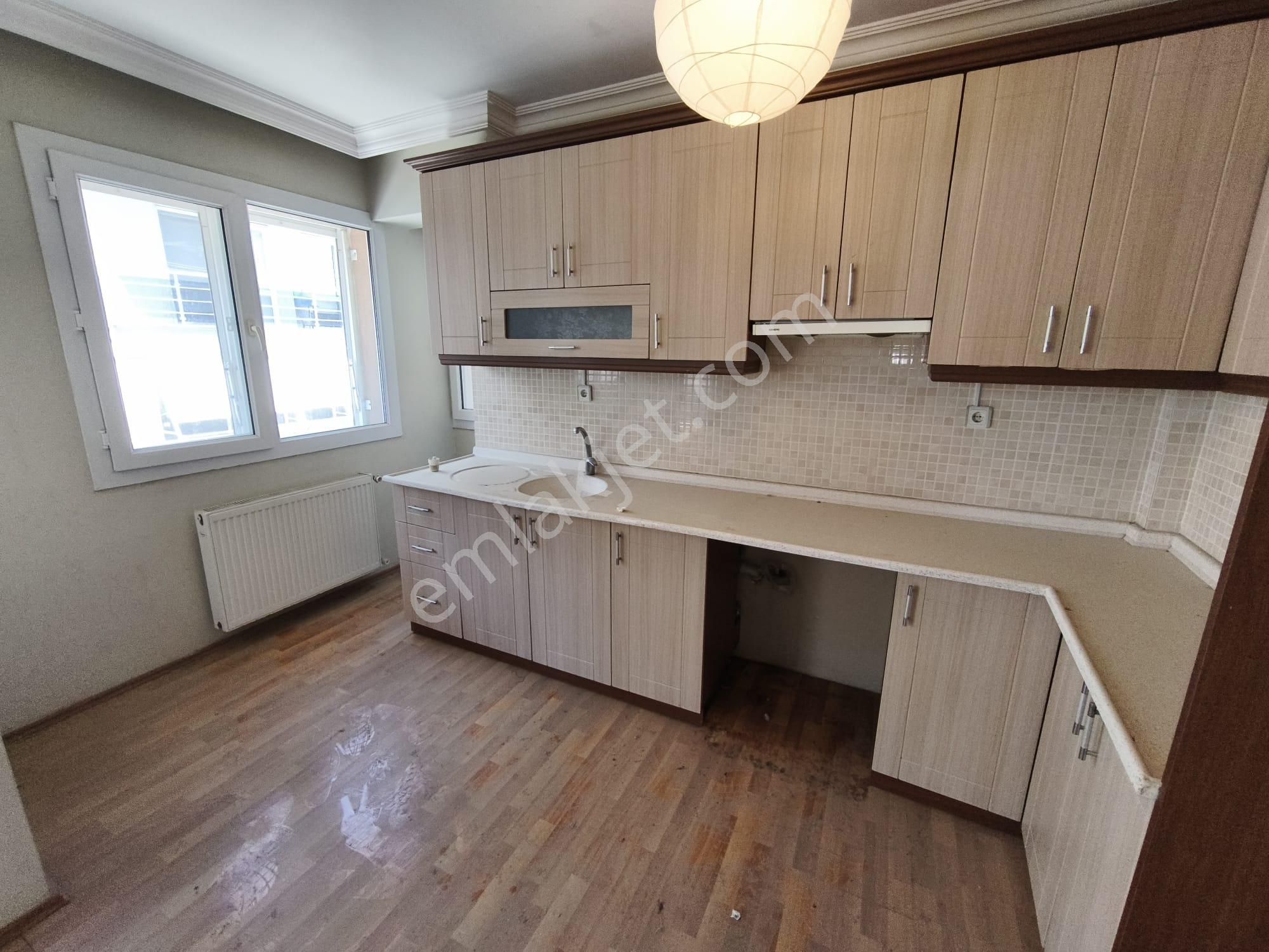 Balçovada Yeni Binada J.termal Isıtmalı Arakat Satılık 2+1 Daire - Görsel 4