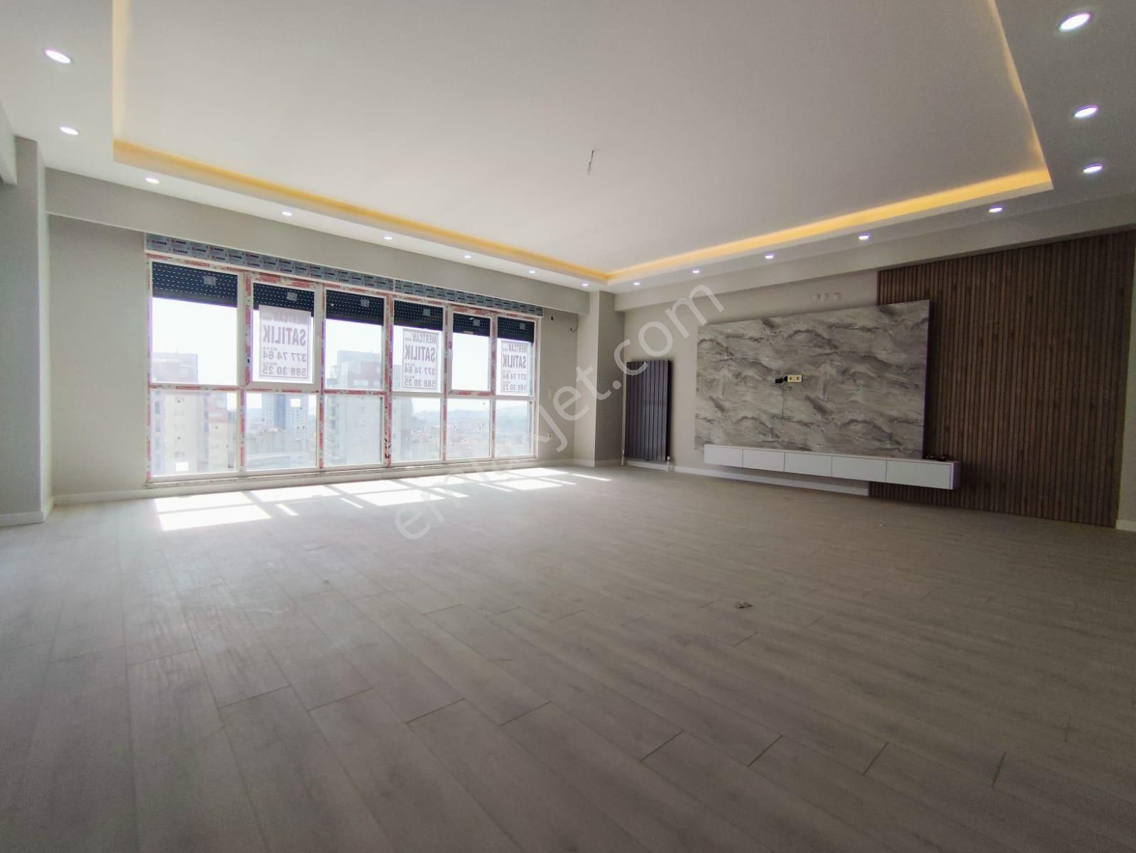 Mertcan Dan Güvenlikli-havuzlu Sitede İçi Özel Emsalsiz 4+1 180m2