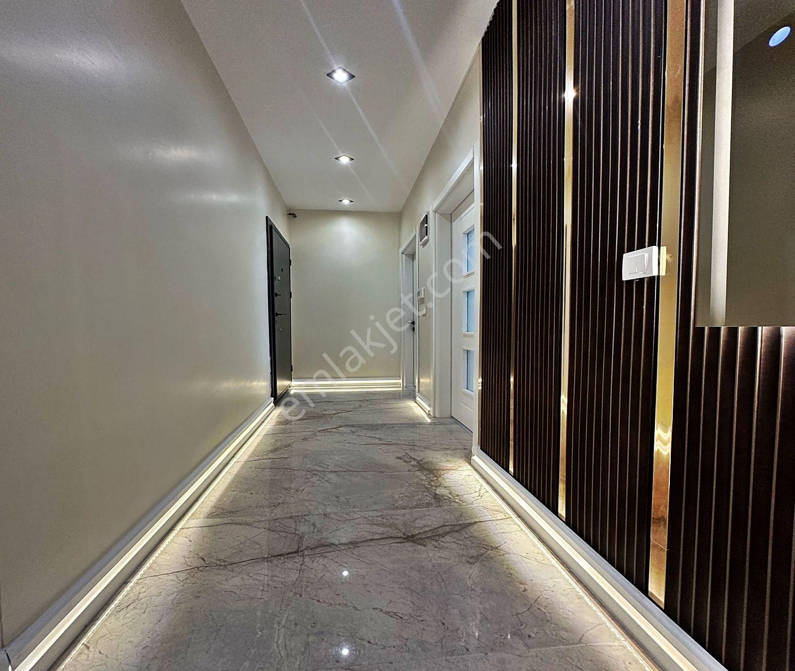 Cadde34'den Metrobüse Yürüme Mesafesinde Lüks Dekorlu Sıfır 2+1 Bahçe Kat!!!