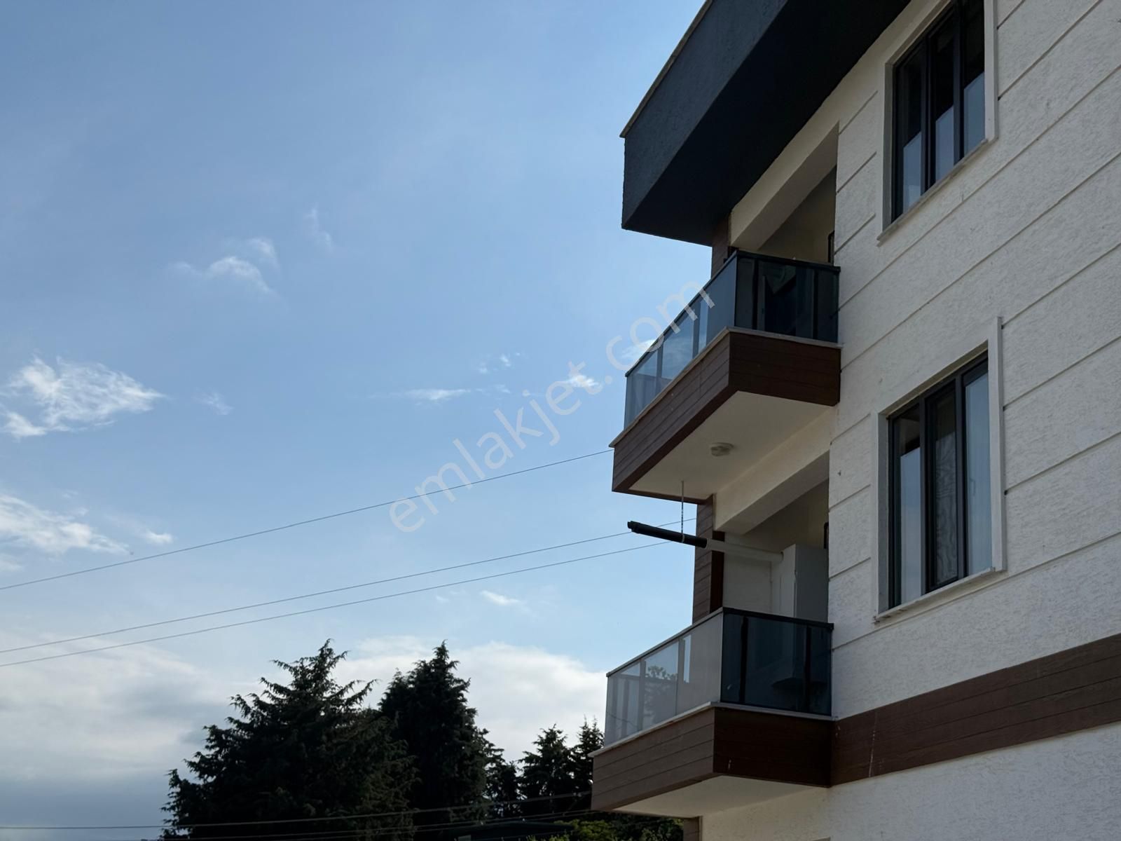 Yalova Merkez 1+1 Lux Yerden Isıtma Yeni Bina Geniş Balkon