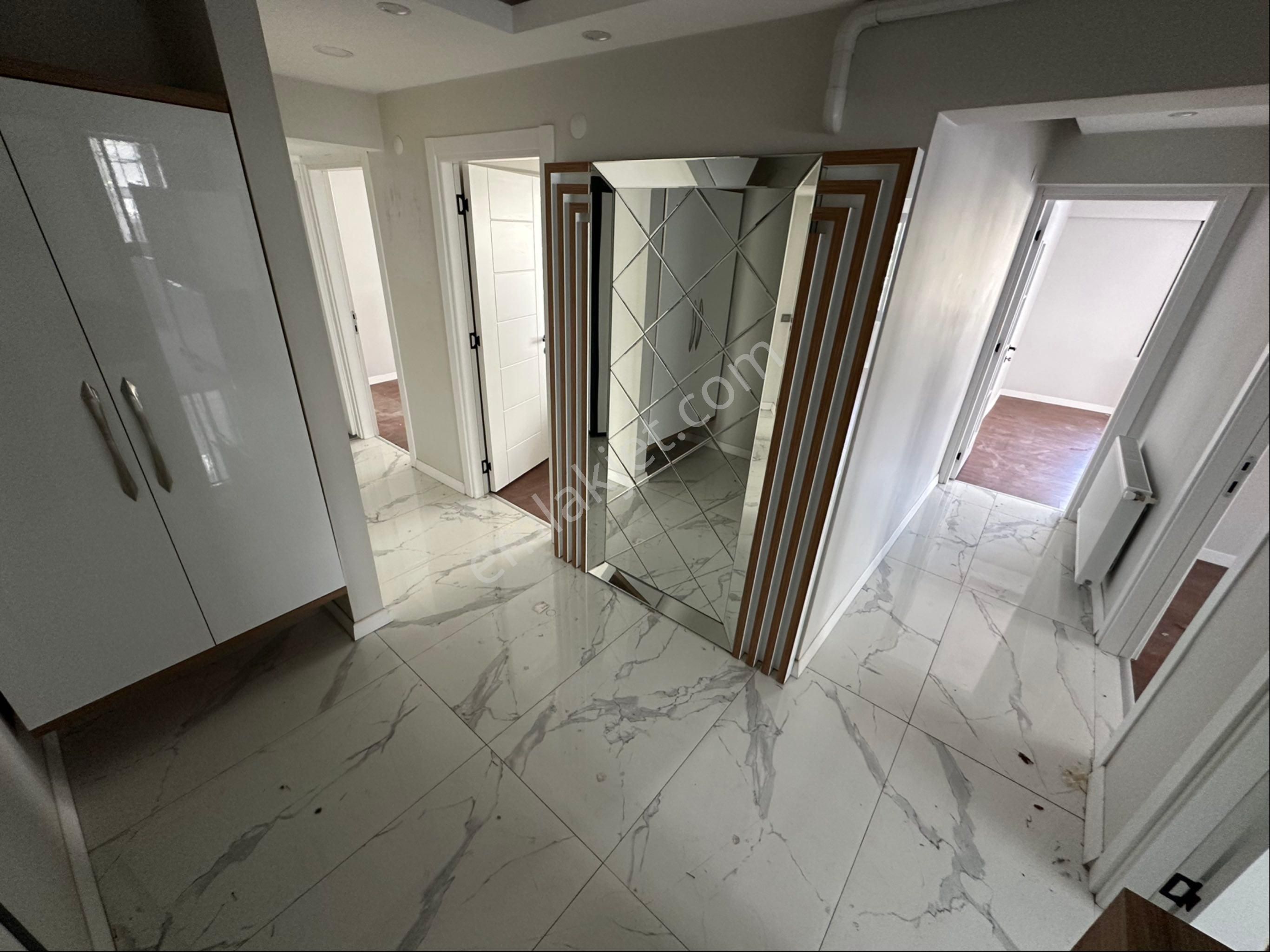 Şükrü Karaduman Caddesi Üzerinde 3+1 Full Dekorlu Kartlı Daire