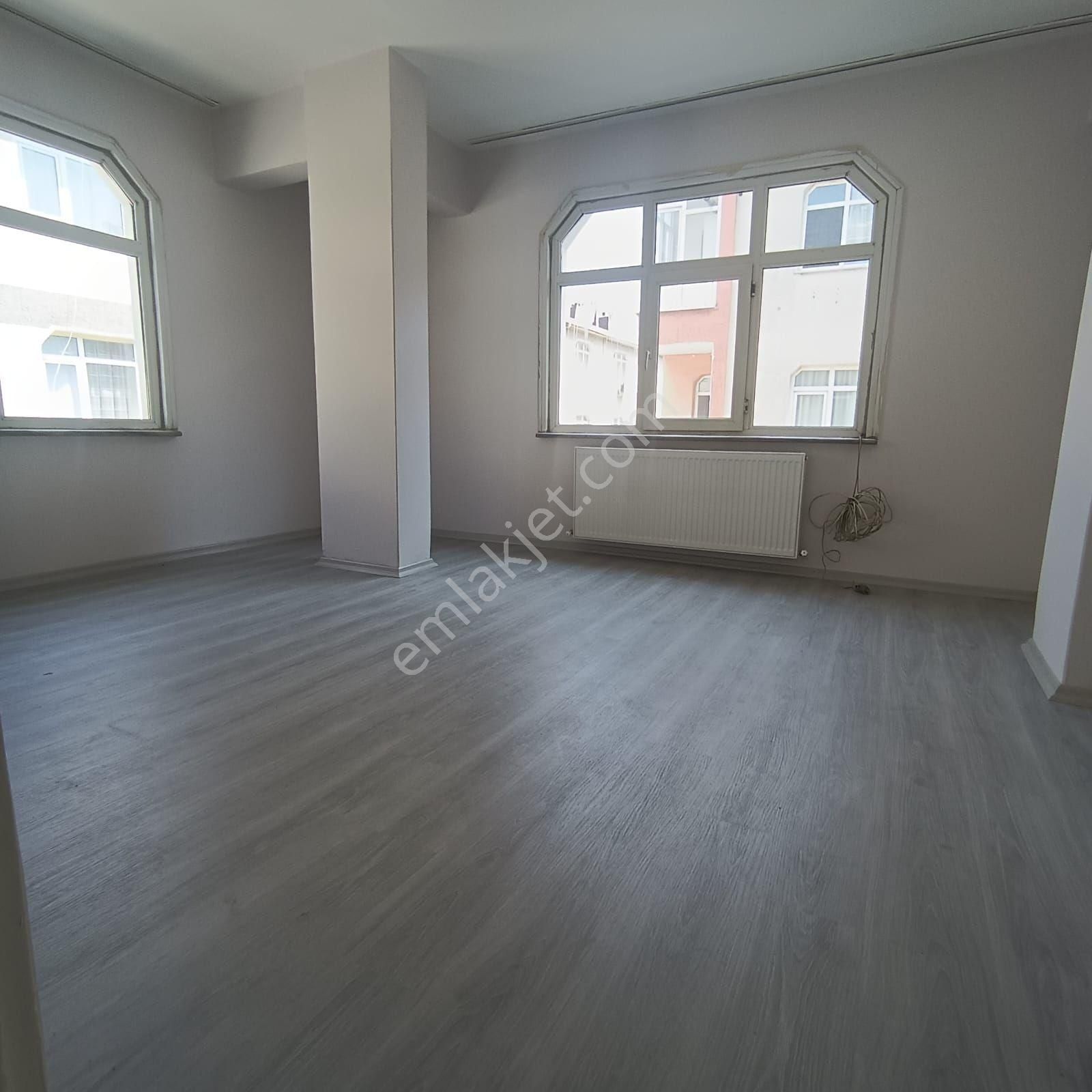 S.evler Merkezde Metrobüse 5dk.3+1 110m2 İçi Full Yapılı Arakat 4.kat Kıralık Daıre