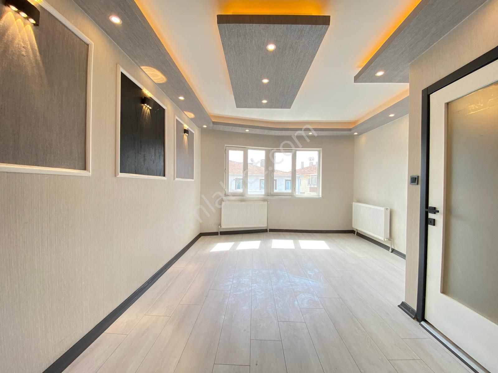 Evim Sincan'dan Atatürk Mahallesinde Bağımsız Salon 3+1 Daire