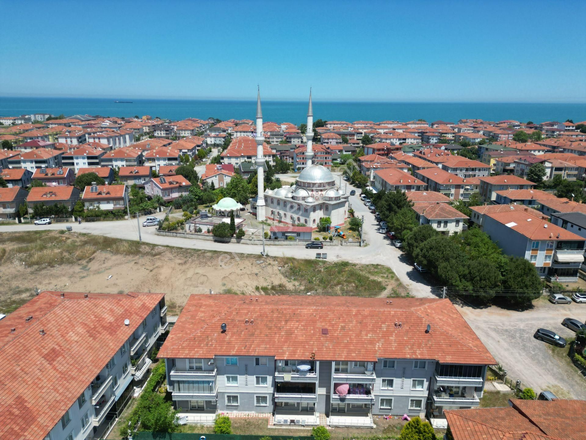 Karasu Aziziye Mahallesinde Denize Yakın 2+1 Satılık Daire