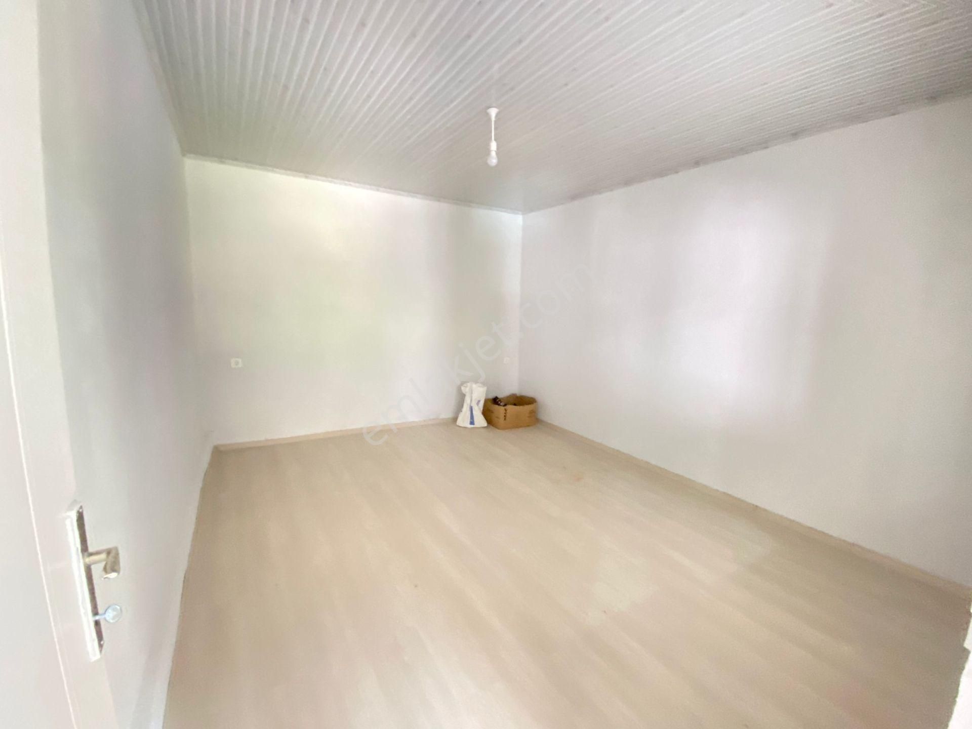 Gülcü Gayrimenkulden Beydağ Halıköy'de Satılık Bahçeli Müstakil Ev - Görsel 10