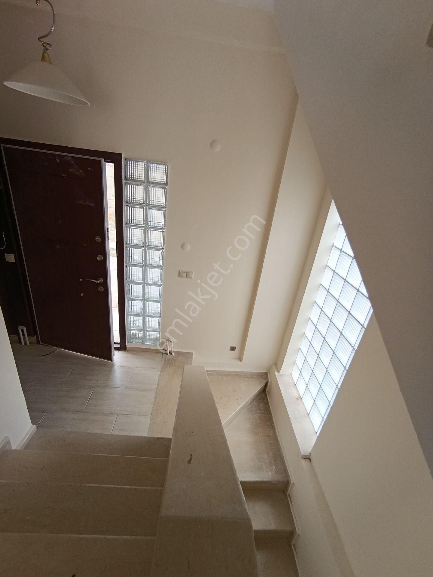 Kadınlar Denizi'nde Denız Manzaralı Site İçi Müstakil Satılık 3+1 Villa - Görsel 29