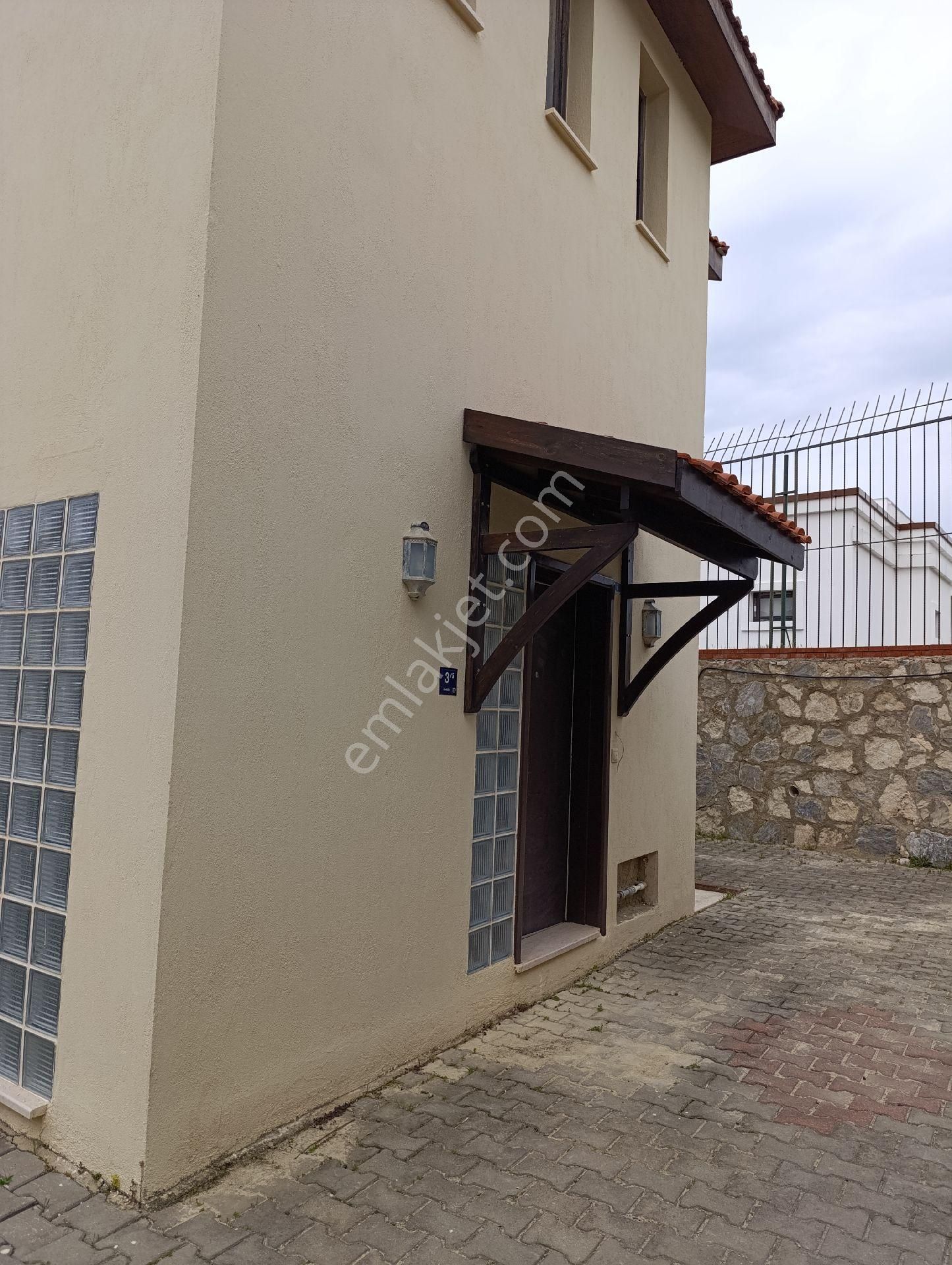 Kadınlar Denizi'nde Denız Manzaralı Site İçi Müstakil Satılık 3+1 Villa - Görsel 12