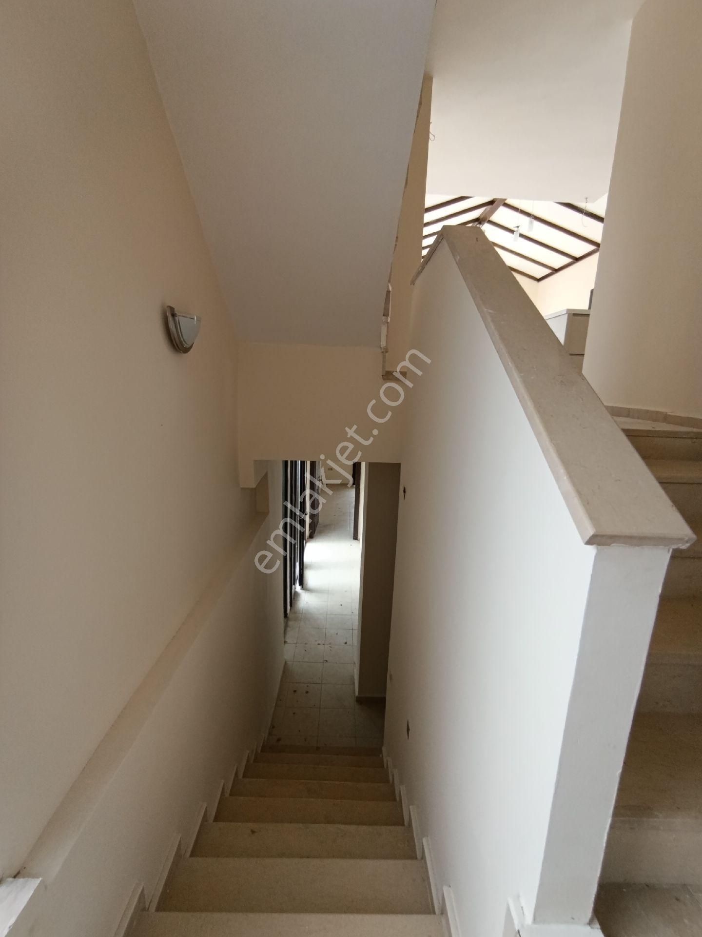 Kadınlar Denizi'nde Denız Manzaralı Site İçi Müstakil Satılık 3+1 Villa - Görsel 31