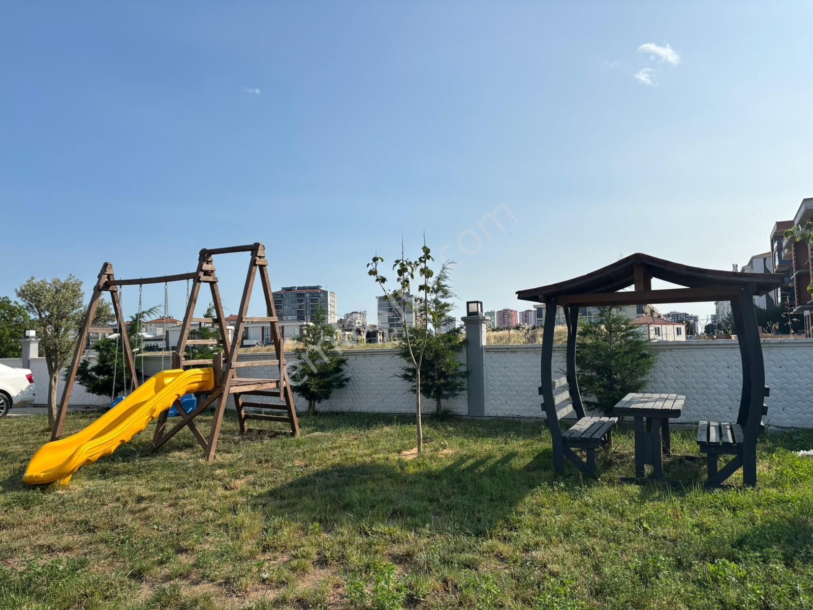 Hürriyet'te, Ebeveyn Banyolu, Giyinme Odalı, Açık Otoparklı, Premium 3+1 Kiralık Daire