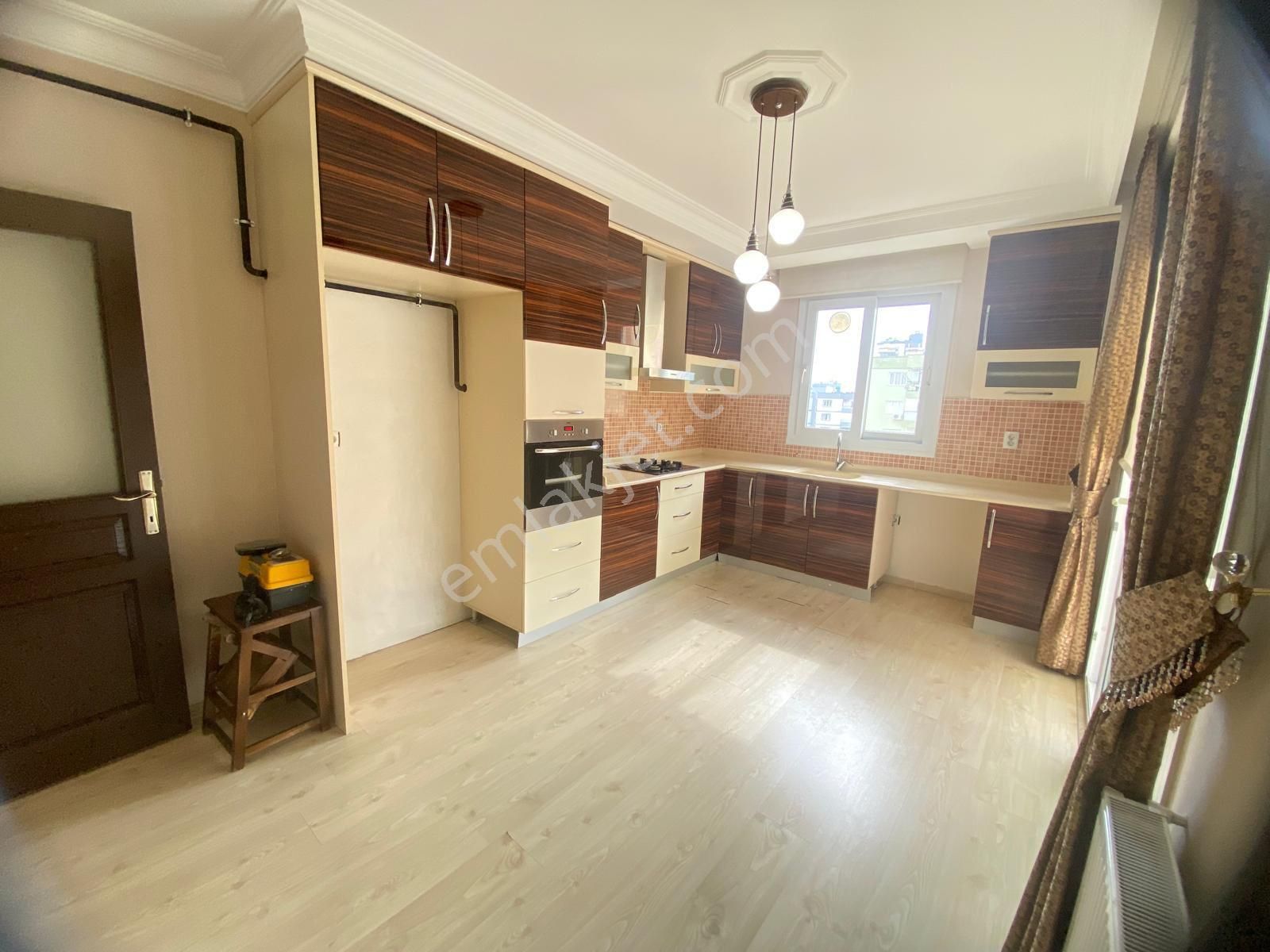 Huzurevleri Merkezde Klimalı, Cam Balkonlu, Kilerli 3+1 Kiralık Lüks Daire!