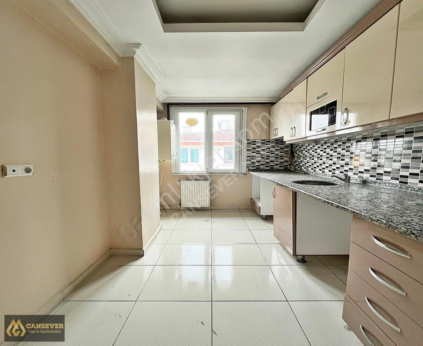 Ardıçlı Villalarına Komşu Köşe Başı Satılık 2+1 Arakat Daire