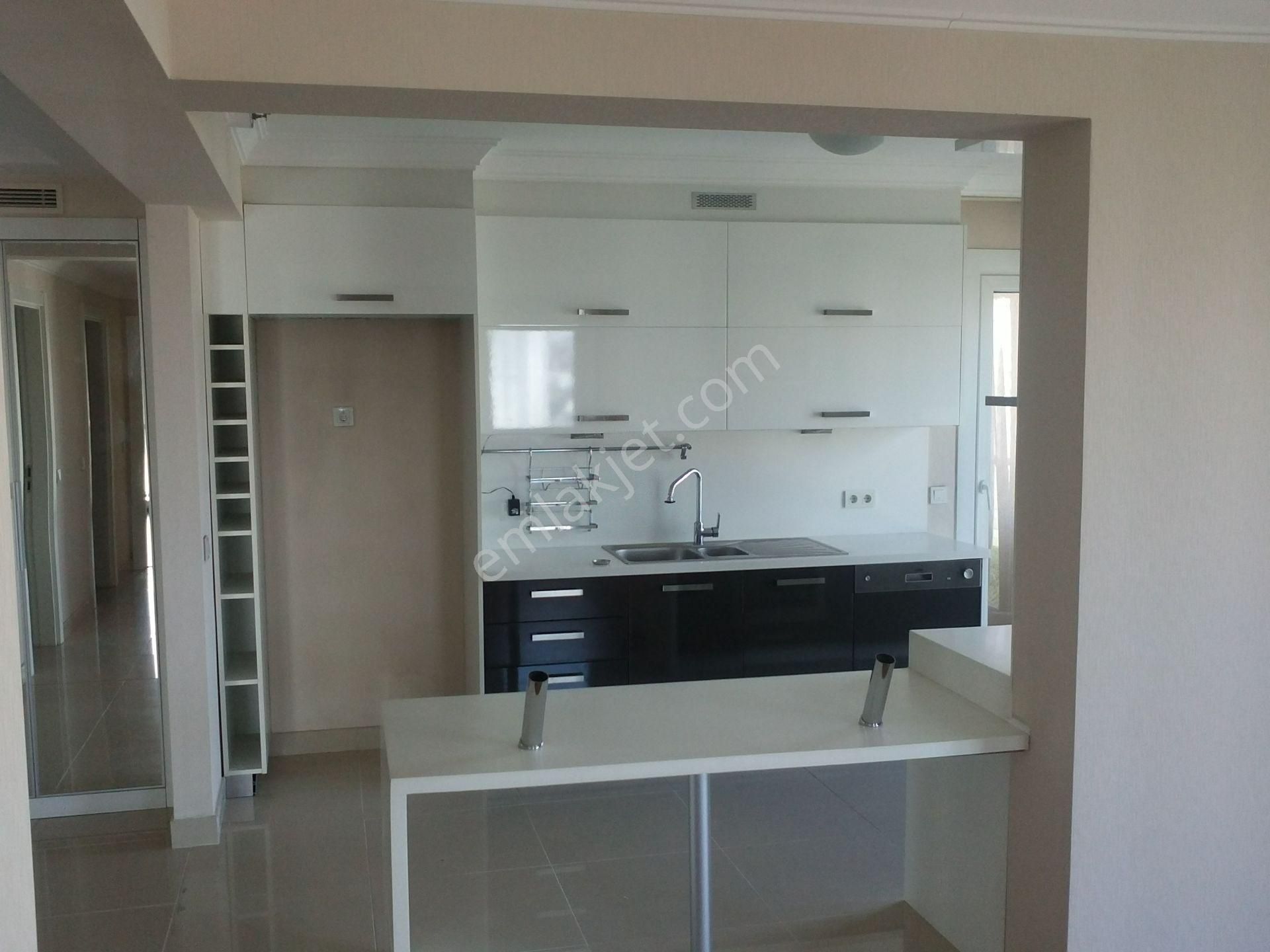 Avrupa Konutları Atakent 2'de 93m2 Açık Mutfak 1+1 Satılık Daire