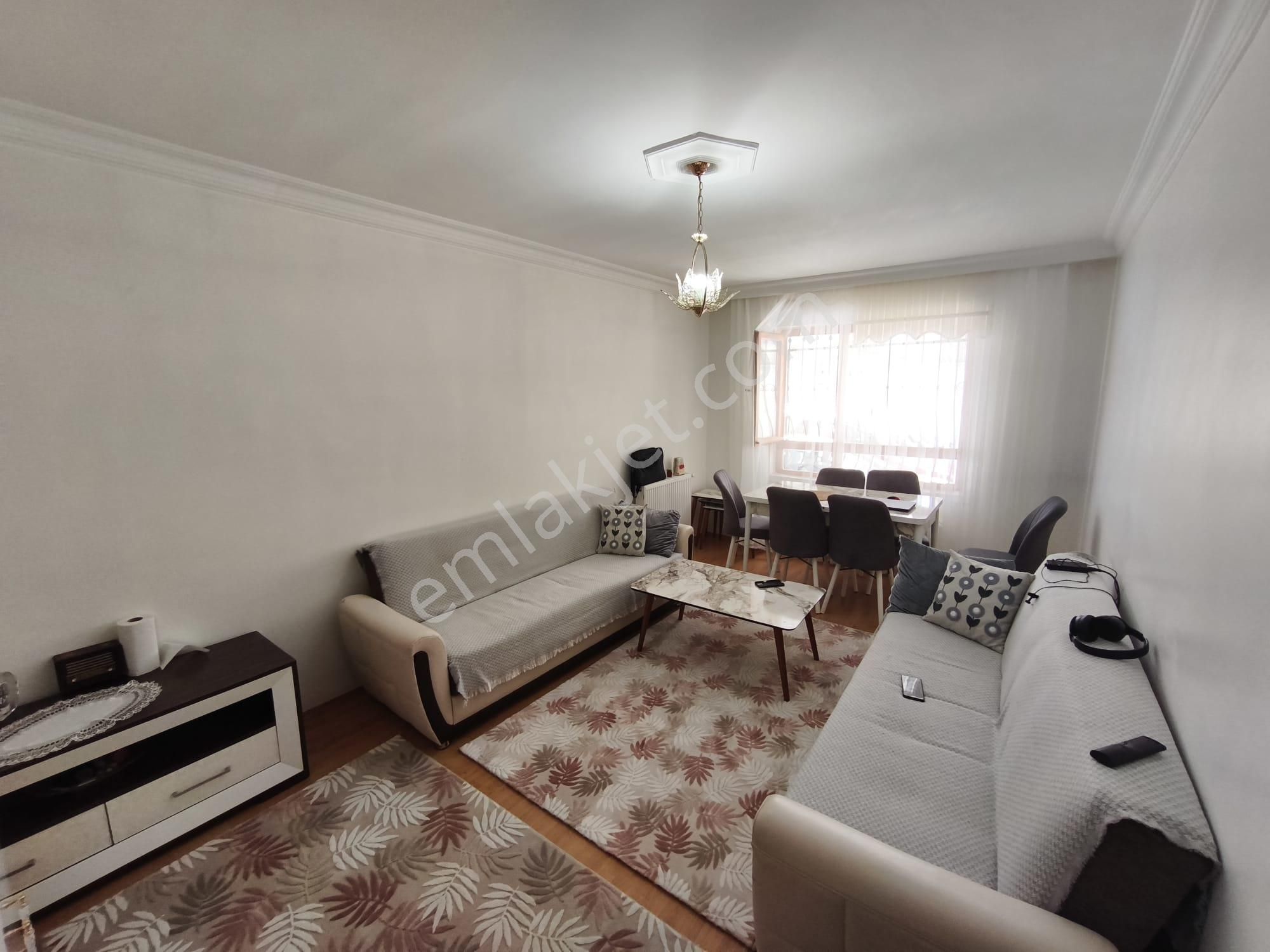 Başak Mah. Özalp Caddesi Yakınında 3+1 Giriş Satılık Fırsat Dairesi !!!