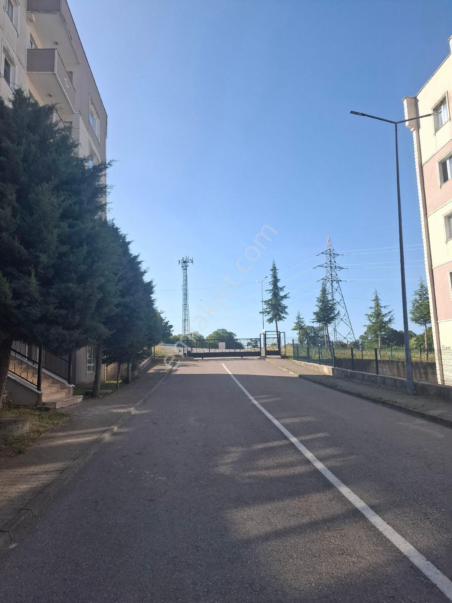 Akra Gayrimenkul'den 6.etapta Kiralık 3+1 Arakat Konbili Daire