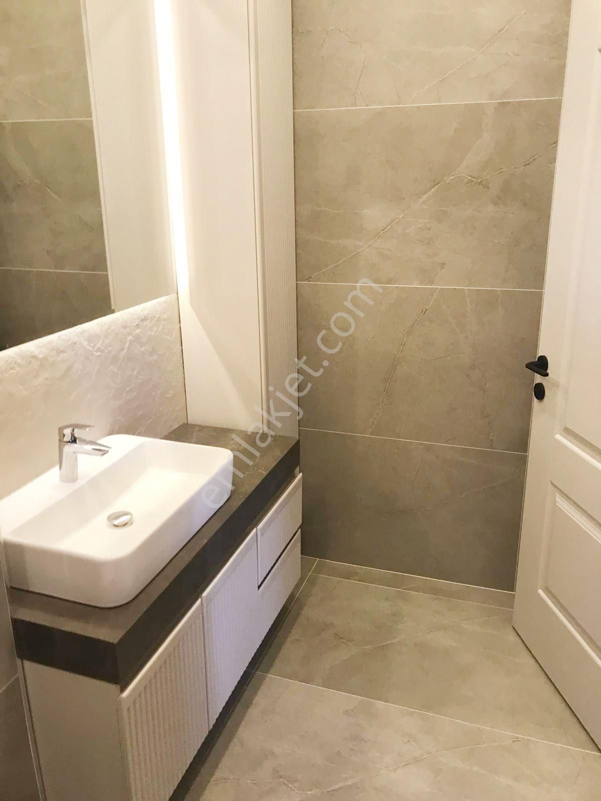 Suadiye Sahil'de Deniz Manzaralı Balkonlu 105 Net 3+1 Daire - Görsel 30