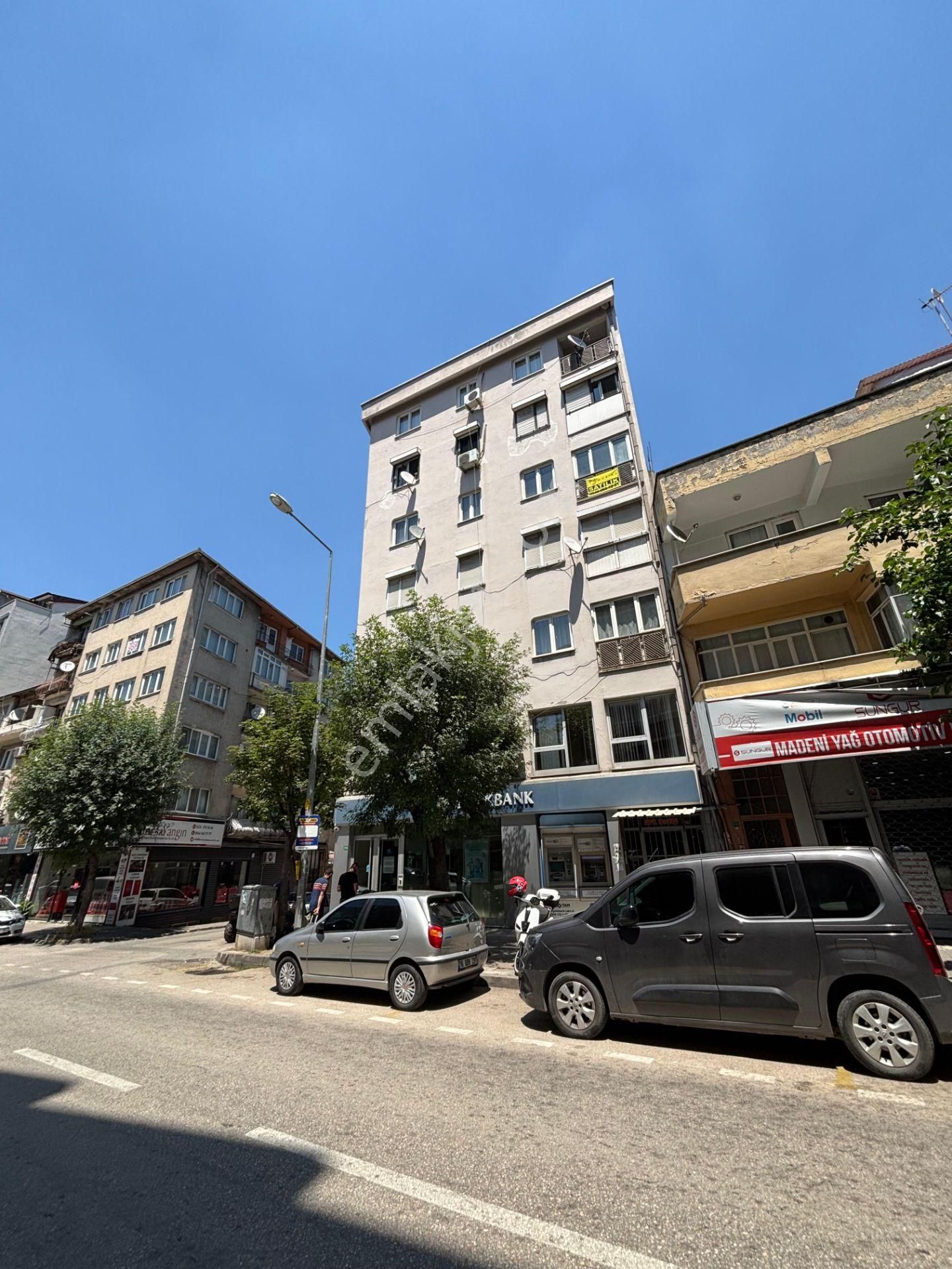 Bursa Osmangazi Gazcılar Cadde Üzerinde Satılık Geniş 2+1 Daire
