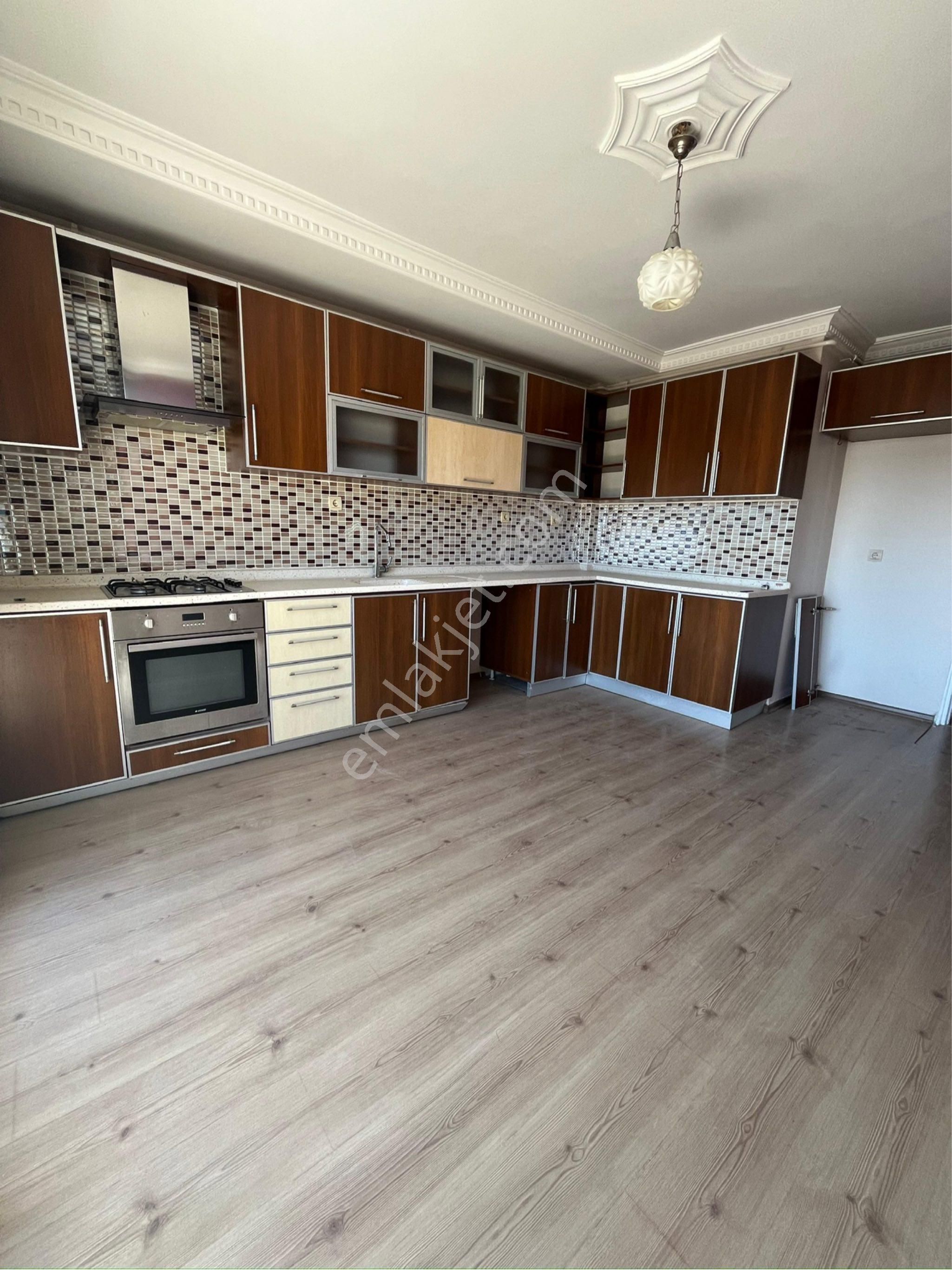 Huzurevleri’nde Site İçinde Lüks 4+1 Kiralık Daire! Kombili, 3 Klimalı, Full+full!