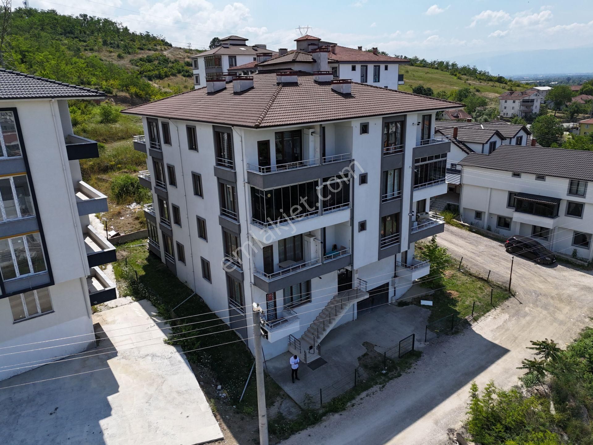 Epa Uğur'dan Universite'de 1+1 Kiralık Eşyalı Ara Kat Daire