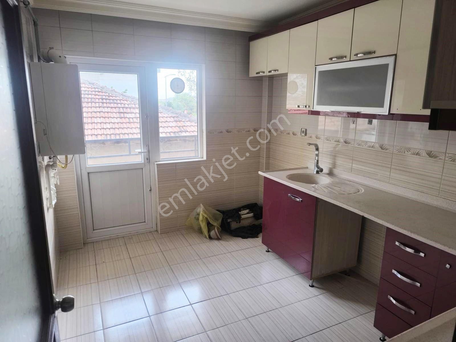 Sultan Fatih Caddesi Natavega Yaıkını 120 M² 3+1 Kiralık Daire!!