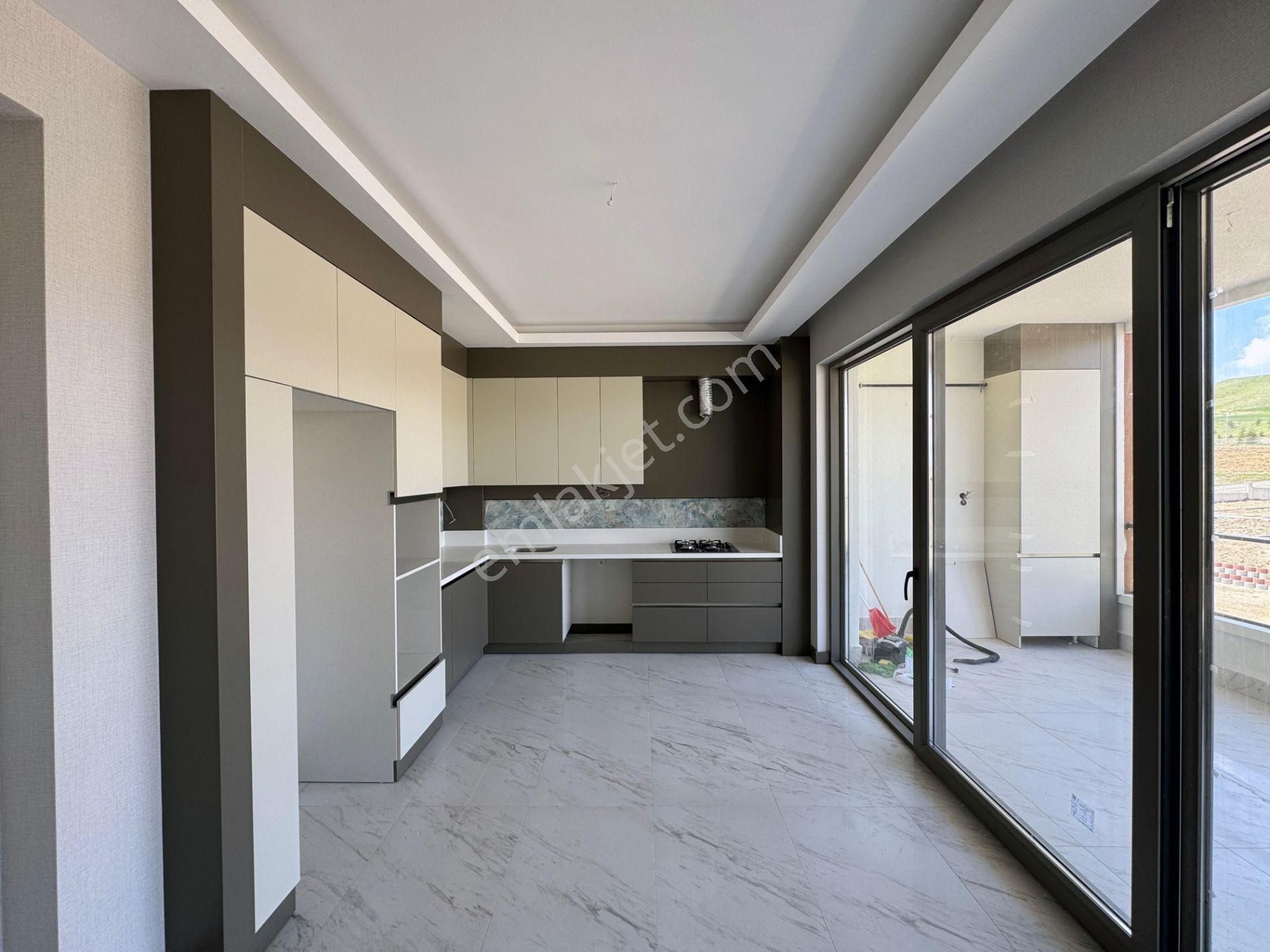 Irmak Emlak- Bağlıca Satılık Miaj Garden Sitesinde K.otopark & Hobi Bahçeli 4+1 Daire