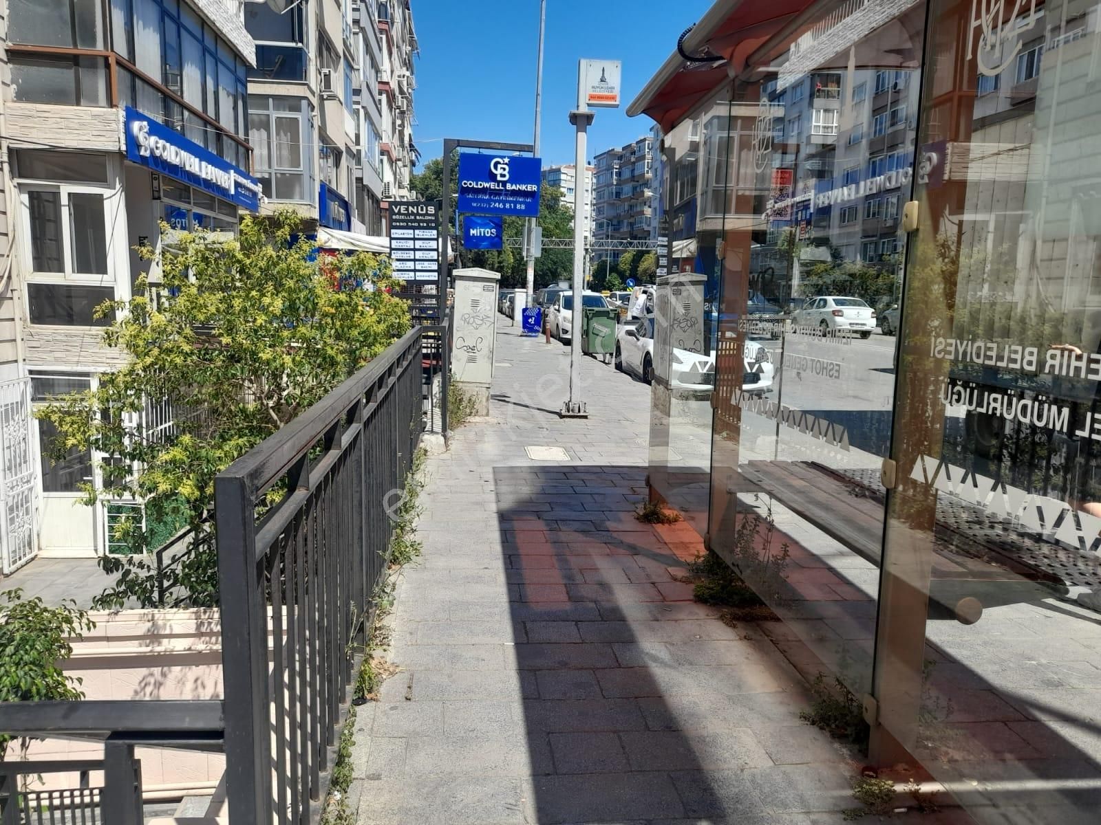 İnönü Caddesinde 4 Cü Kat Asansörlü Doğal Gazlı Lüx Ful Yeni Yapılı