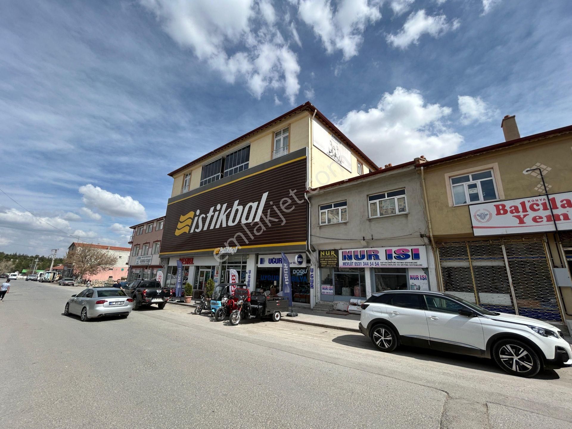 Yunak Çarşı İçinde 270m2 Komple Satılık Bina