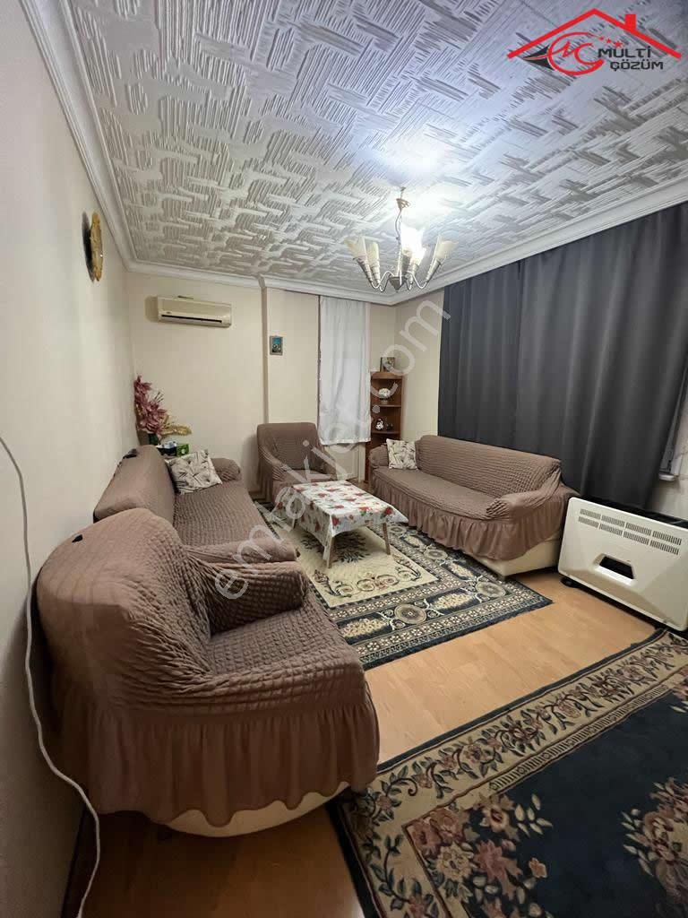 Yenibosna Zafer Mahallesinde Kiralık Eşyalı Daire Kombi + Doğalgaz Sobası + Klima