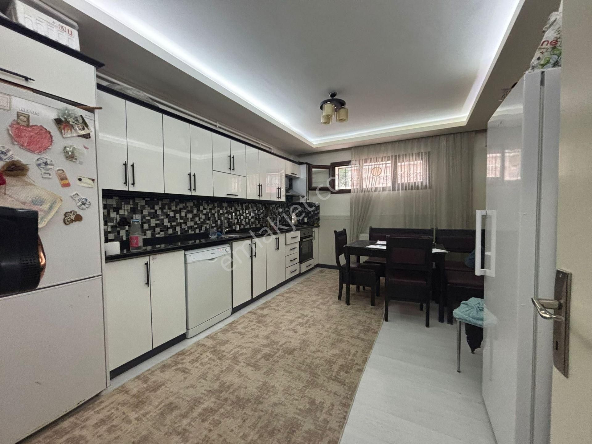 Sekiz Eylül Mahallesi 100 M2 Satılık 2+1 Daire